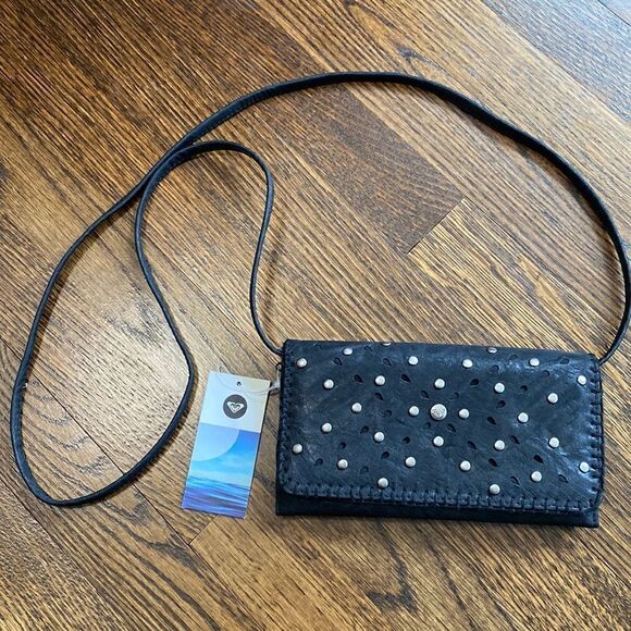 Roxy Handbags - NWT Roxy Black Crossbody Purse
